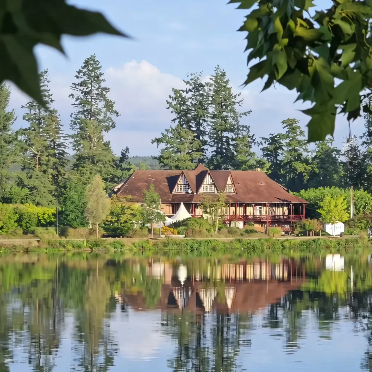 Restaurant Le Green - Vue depuis le lac sur le golf de Vichy